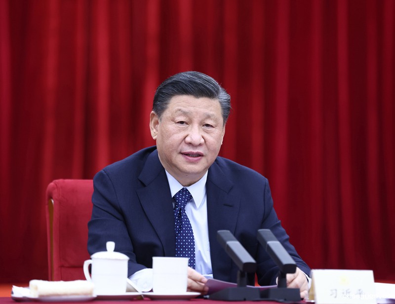 　　3月6日，中共中央总书记、国家主席、中央军委主席习近平看望参加全国政协十三届四次会议的医药卫生界、教育界委员，并参加联组会，听取意见和建议。中共中央政治局常委、全国政协主席汪洋参加看望和讨论。新华社记者 鞠鹏 摄